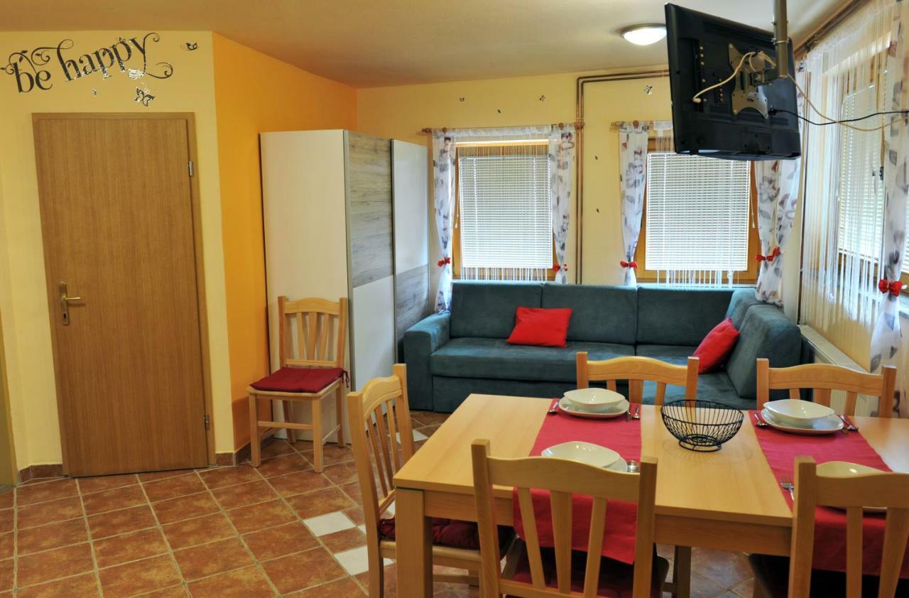 Blejska Dobrava Apartma Marjetica מראה חיצוני תמונה